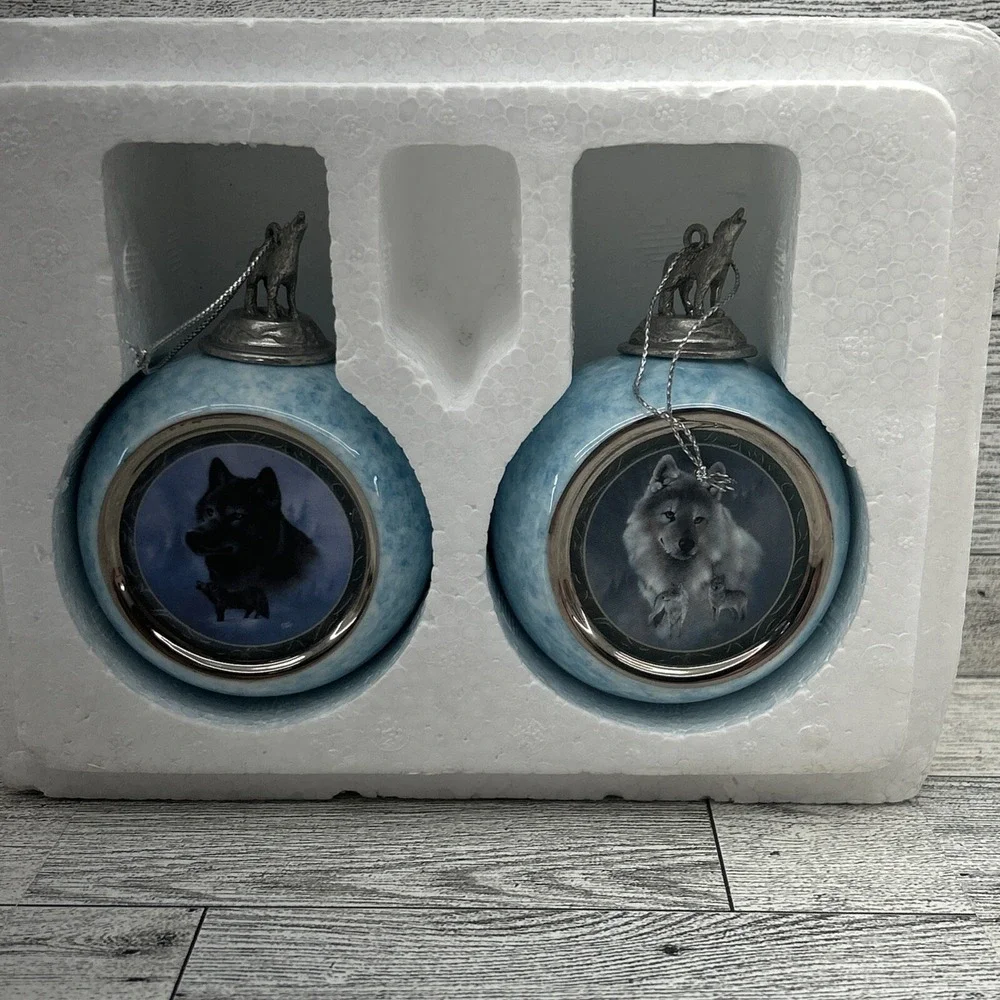 Bradford Exchange Spirit of The Wilderness Wolf Ornaments Set of 2 VTG‎ 1997
